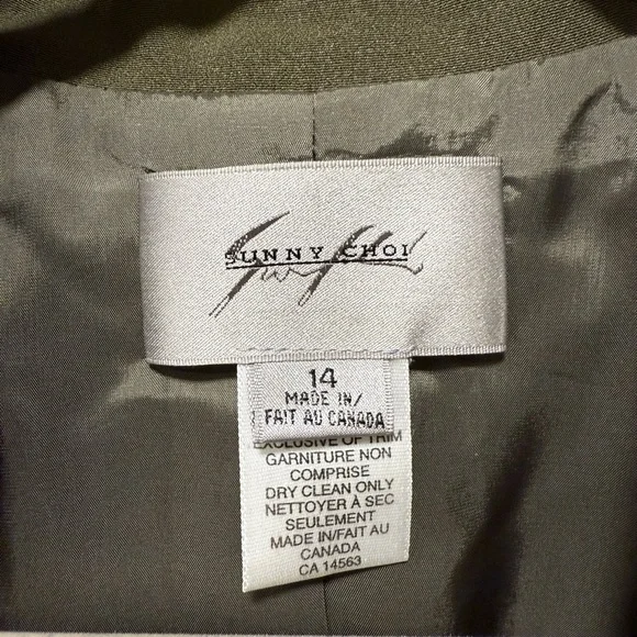 Vintage SUNNY CHOI 100% Silk Cropped Blazer - Size 14 - Made in Canada - Picture 6 of 8